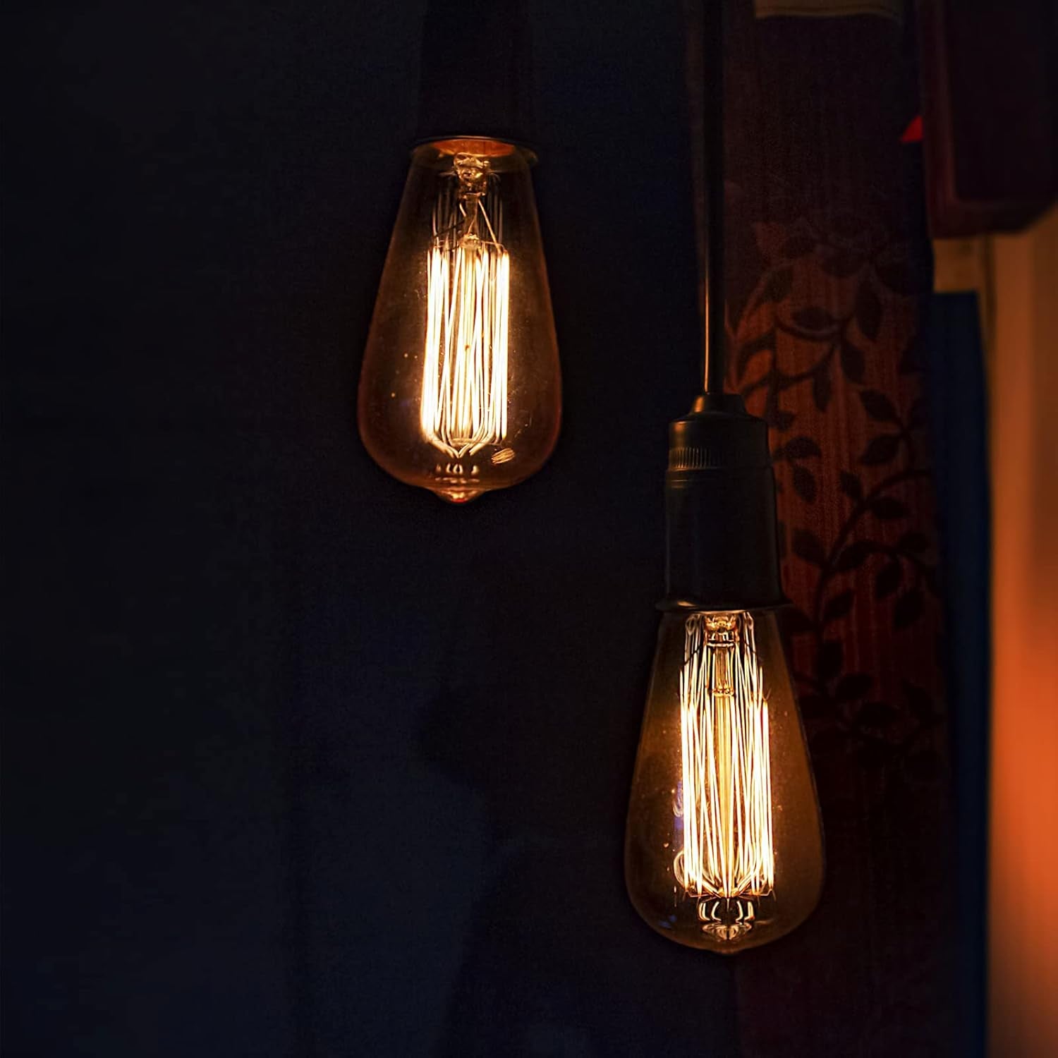 Vintage Edison Light Bulb, ST64 Vintage Light Bulb 60Watt, Vintage Style Light Bulbs E26 Standard Medium Base, Dimmable 2300K Amber Warm Glass Bulbs for Pendant Light, Lantern, Wall Sconce (4Pack)