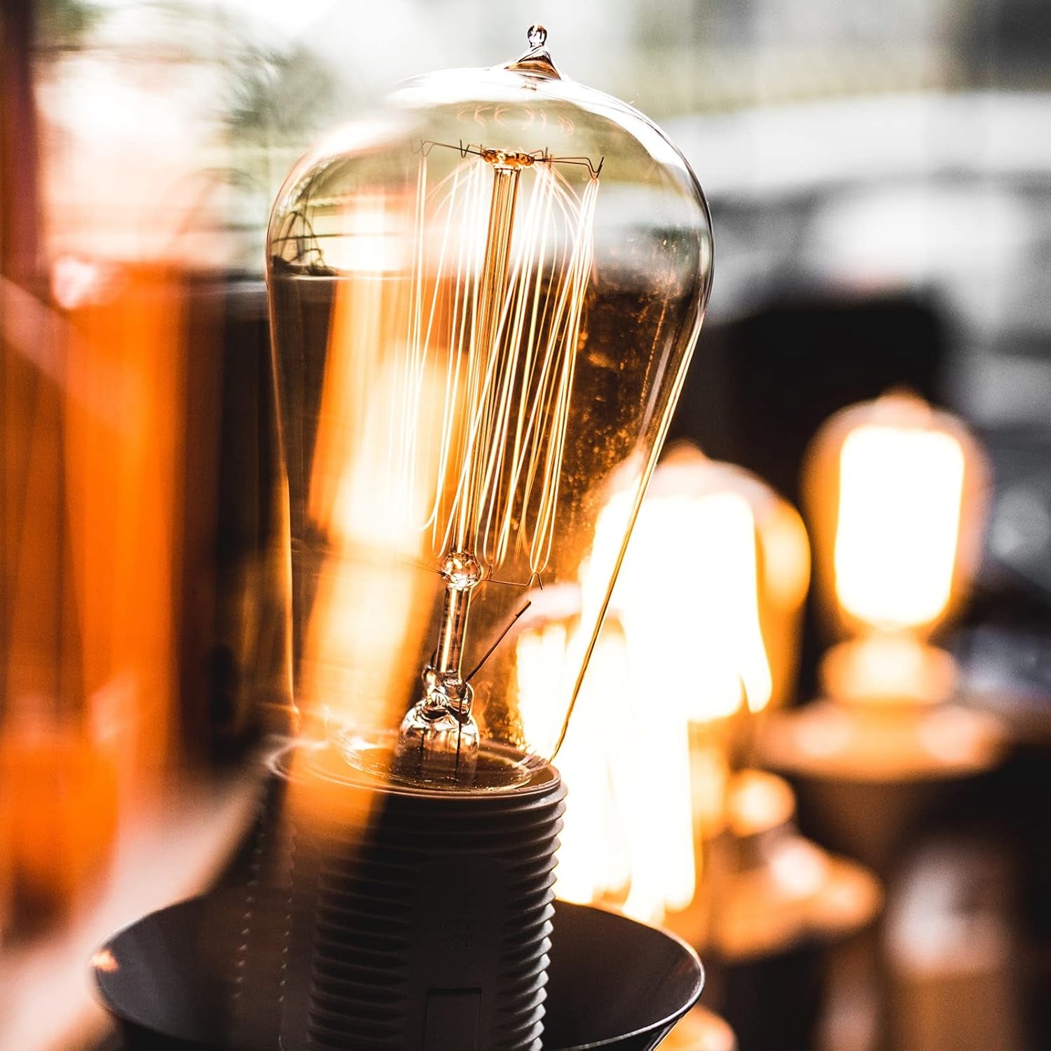 Vintage Edison Light Bulb, ST64 Vintage Light Bulb 60Watt, Vintage Style Light Bulbs E26 Standard Medium Base, Dimmable 2300K Amber Warm Glass Bulbs for Pendant Light, Lantern, Wall Sconce (4Pack)