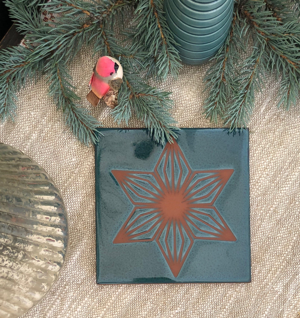 Holiday Trivet in Winter Green